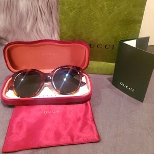 530 Sunglasses Authentic Gucci beautiful brown Acetate Shny.
